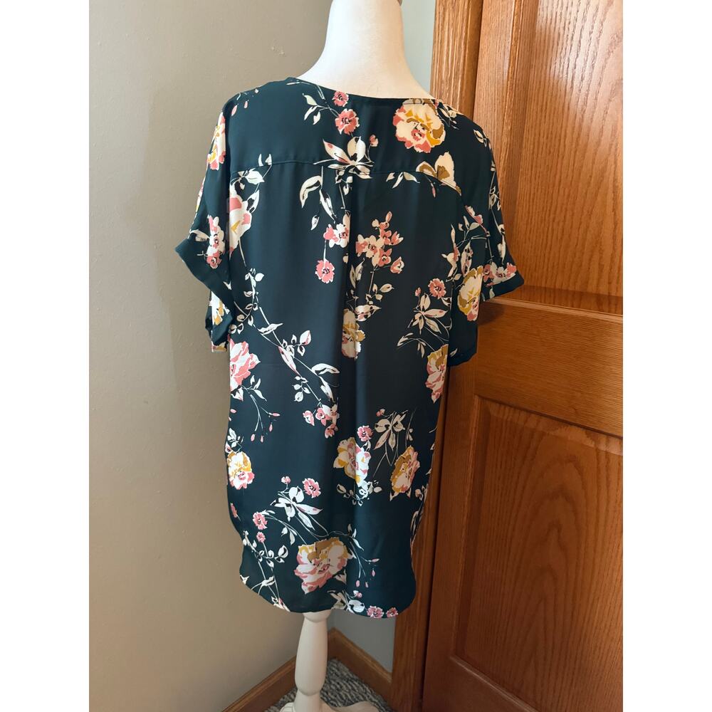Maurices Green Floral Tunic Top Size Large - Picture 4 of 5